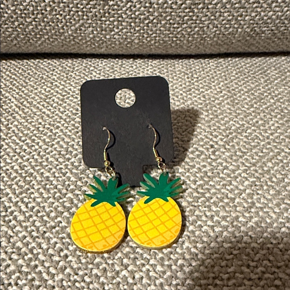 Pineapple Dangle Earrings - image 1